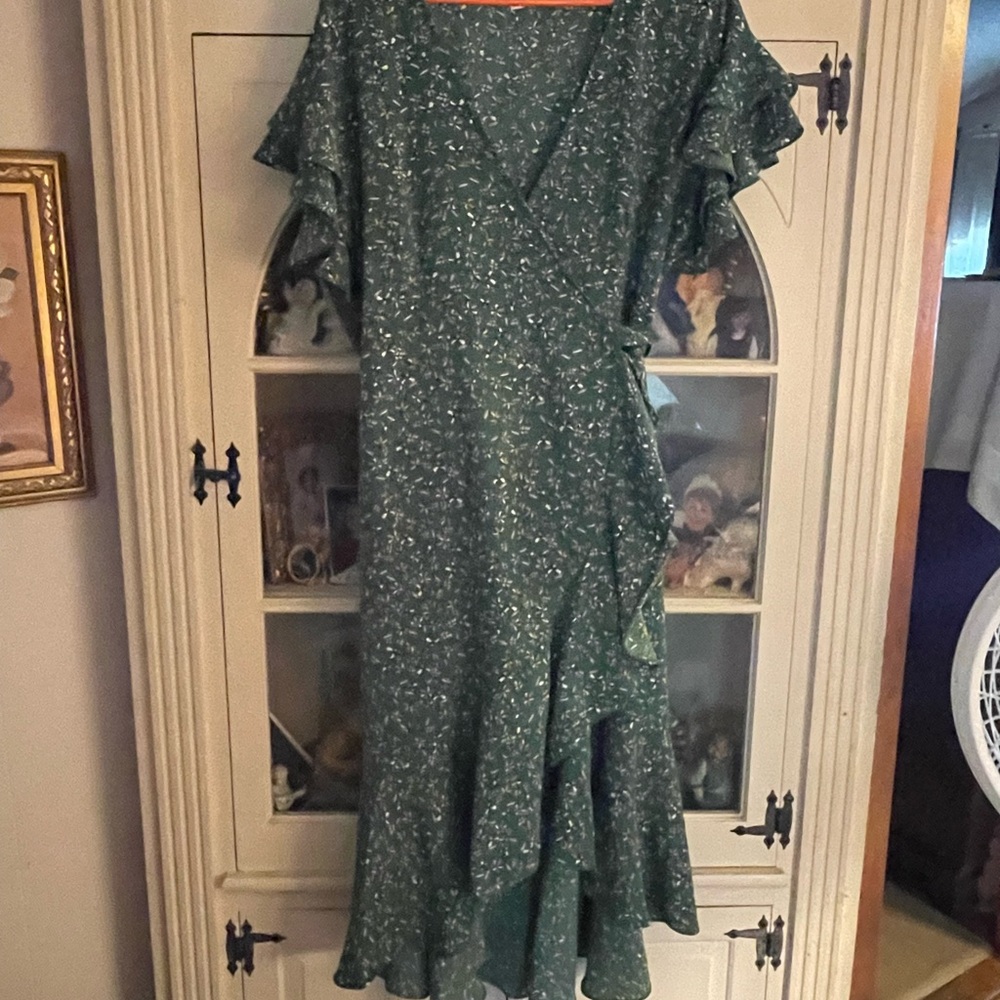 Max Studio Asymmetrical Green Floral Ruffled wrap Dress L